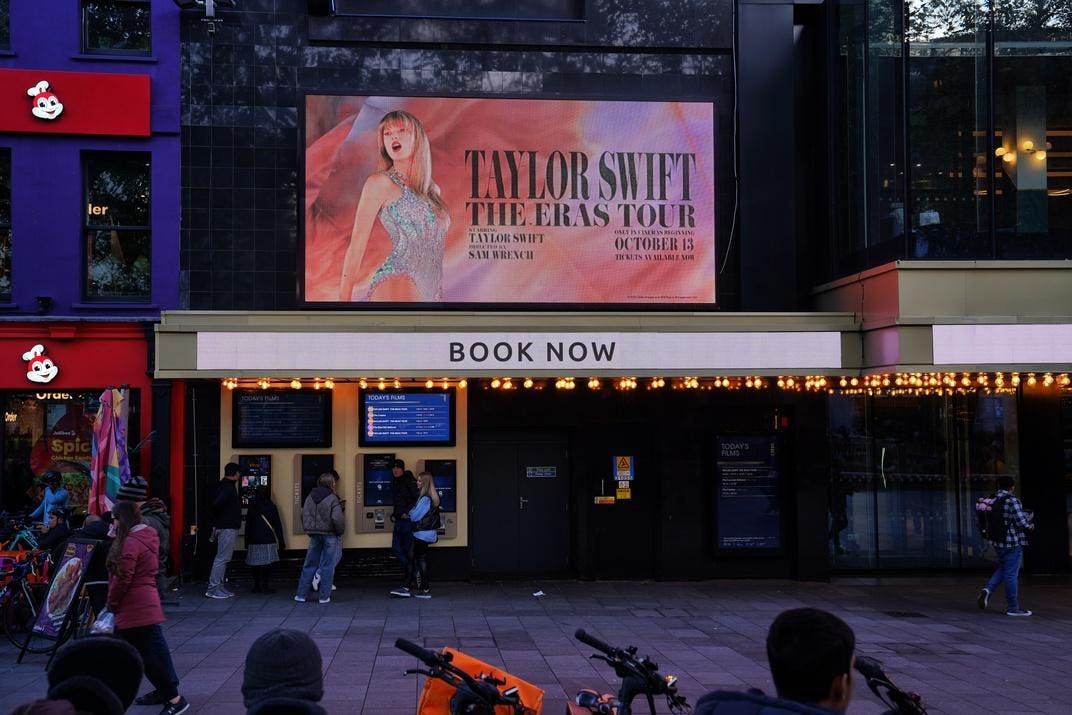 ‘She Said Yes!’ How Celebrity Worship Kills Career Ambition And 4 Ways To Rebuild It