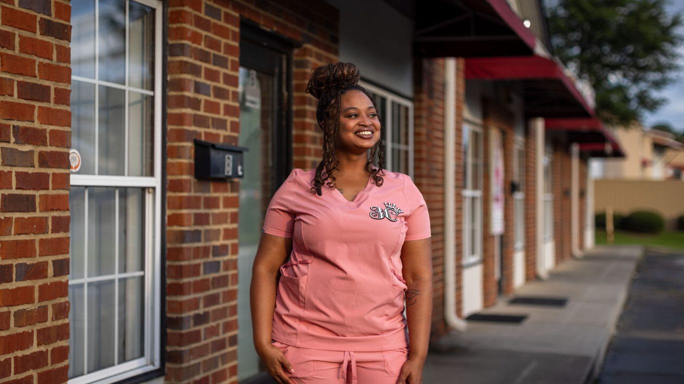 Hair salon owner sues Clayton County for denying business permit